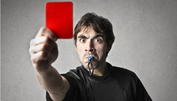 Rote-Karte-648017338-700-3761123372.jpg