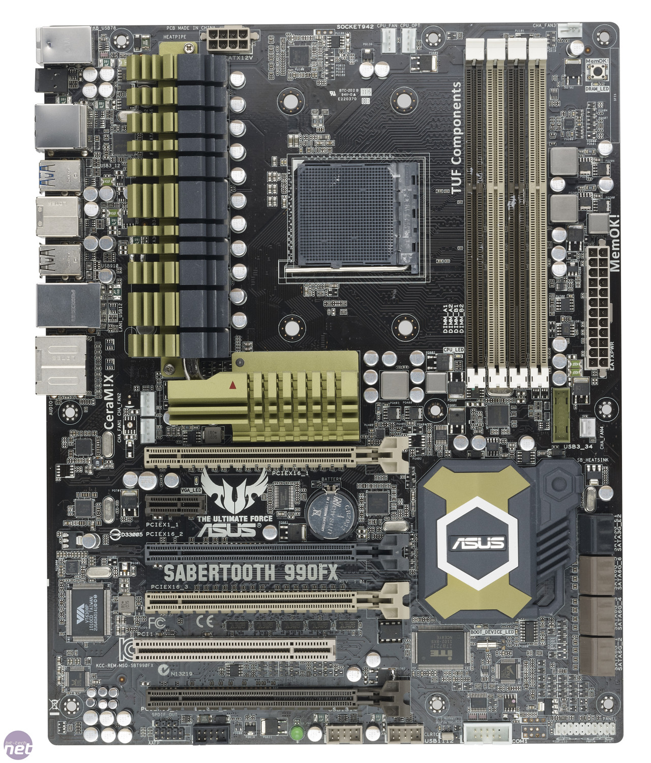 Sabertooth-P67-l-4.jpg