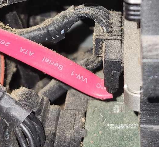 SATA-Kabel geknickt.jpg