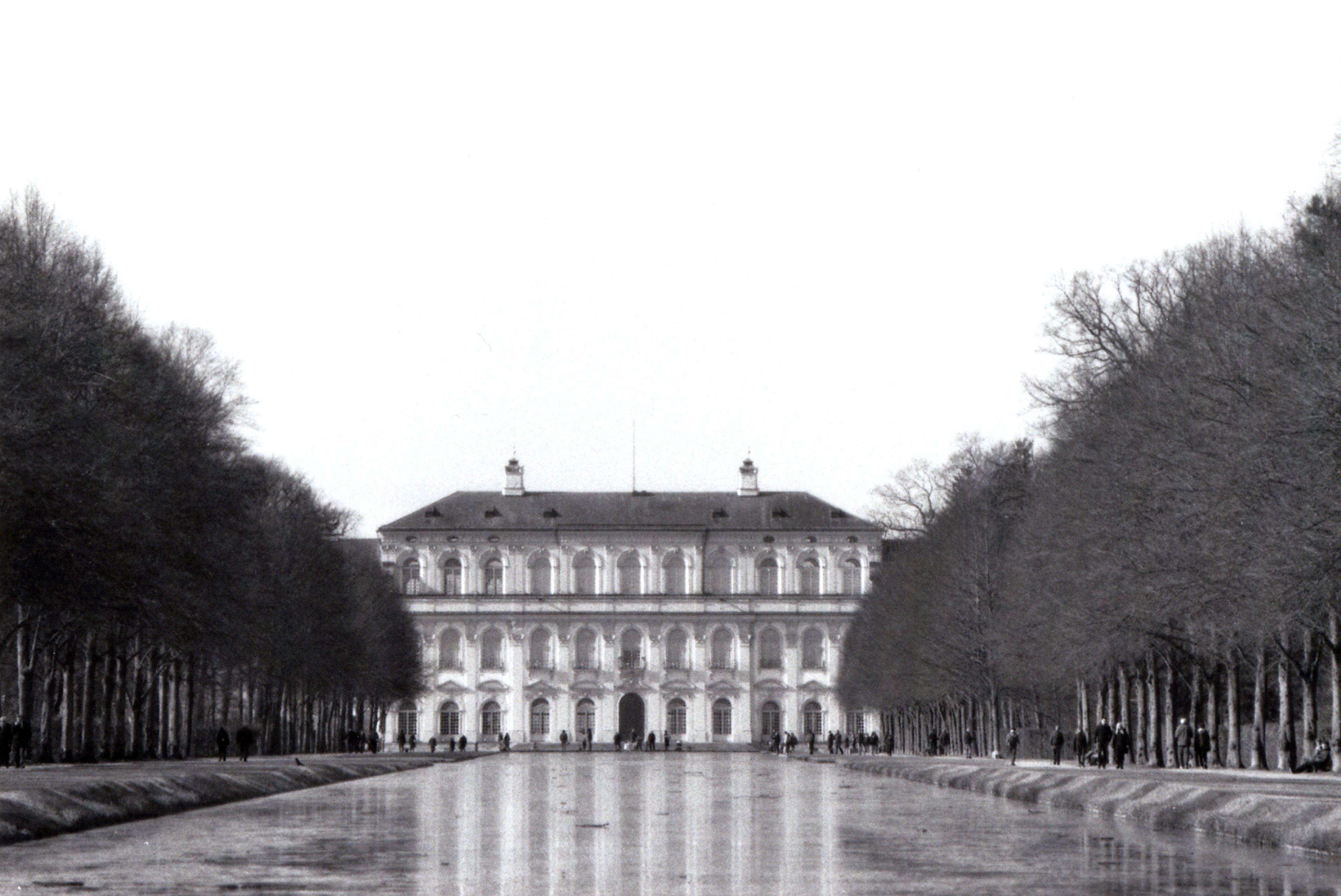 Schloss Unterschleissheim Analog s-w (2).jpg