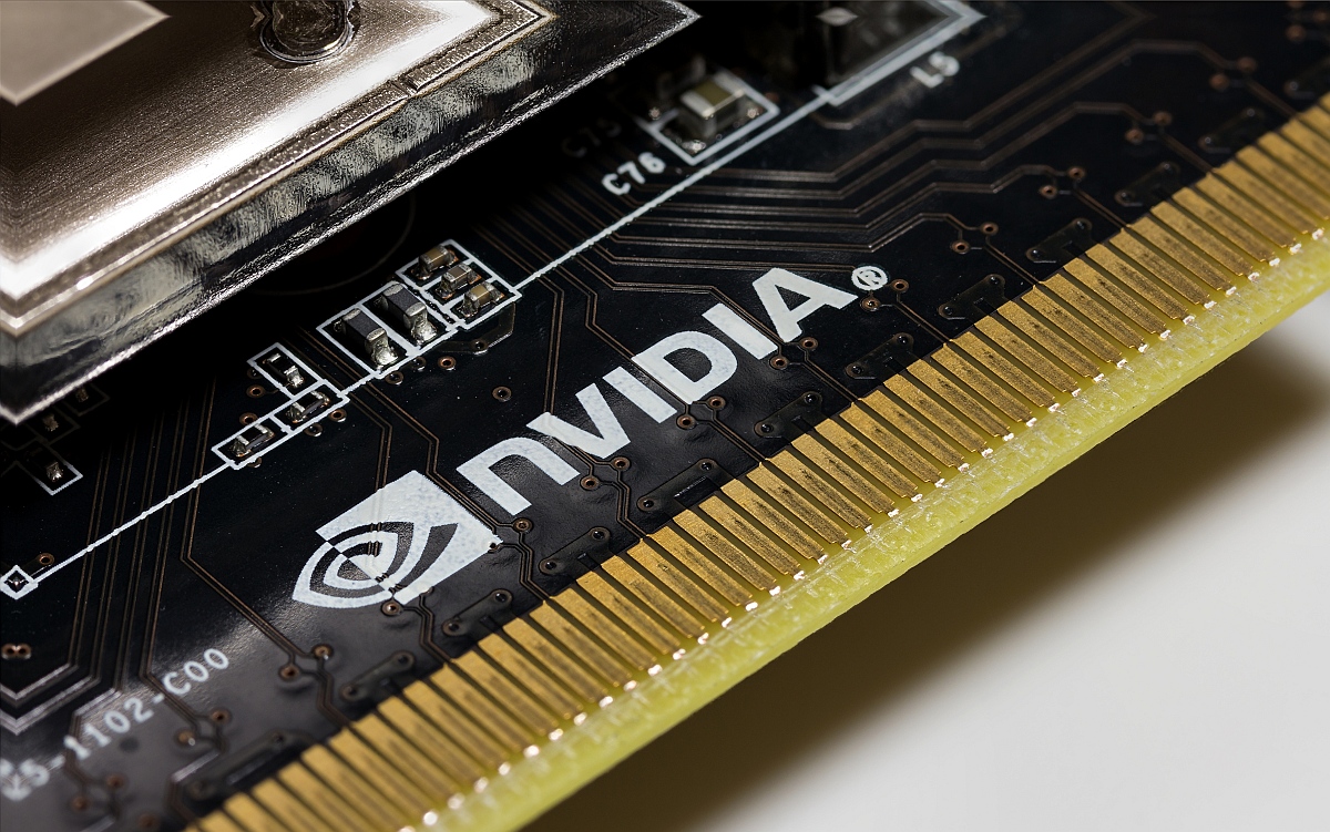 schriftzug-2-stack_nb_klein-jpg.309260