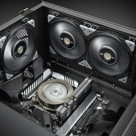 Screenshot_2020-12-29 Toughfan 12 Turbo Thermaltake lässt Lüfter mit 2 500 U Min rotieren.png