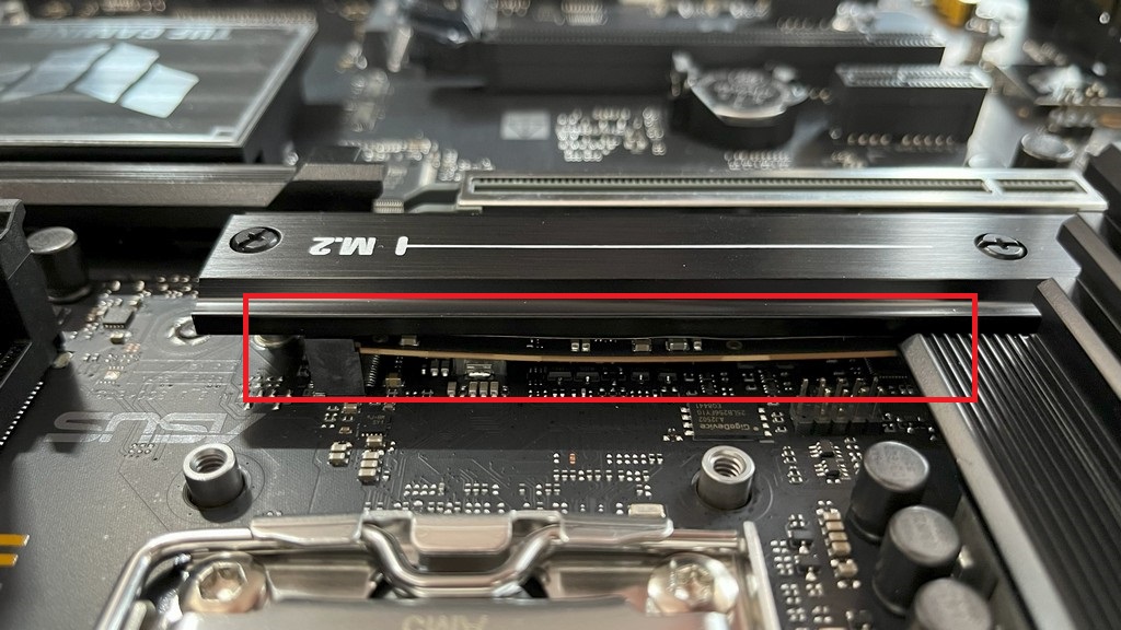 SSD unter Heatsink.jpg