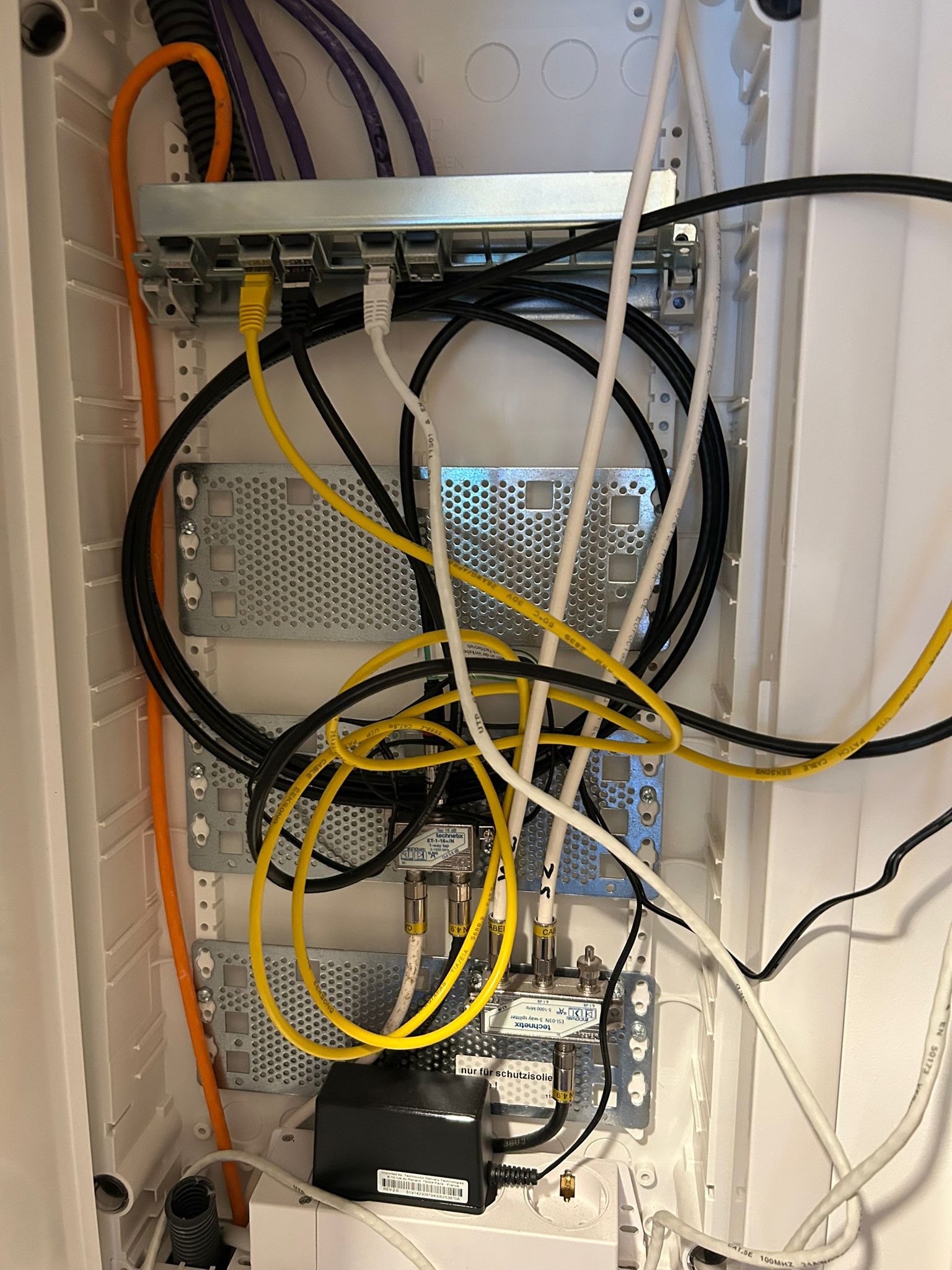 Verkabelung Vormieter.jpeg
