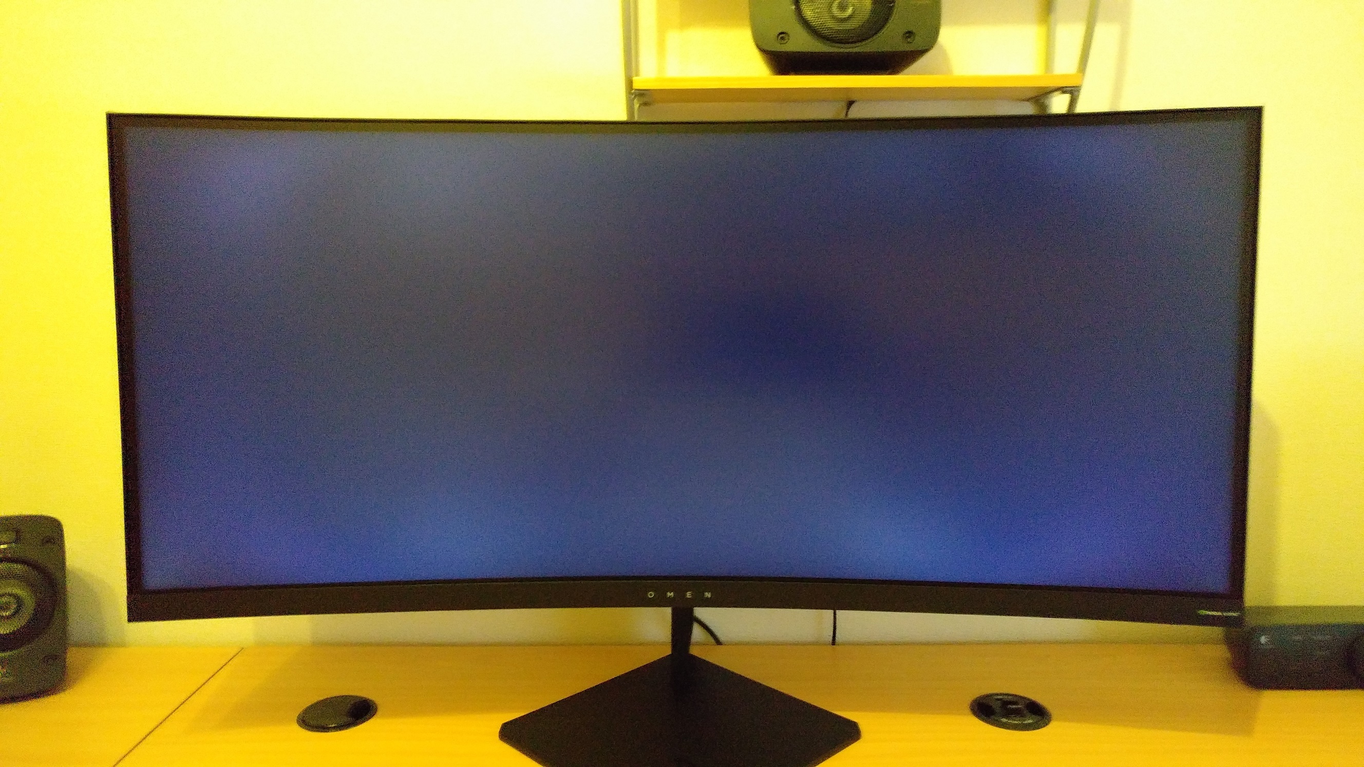 X35 Omen 35 Zoll AUO AMVA Panel.jpg